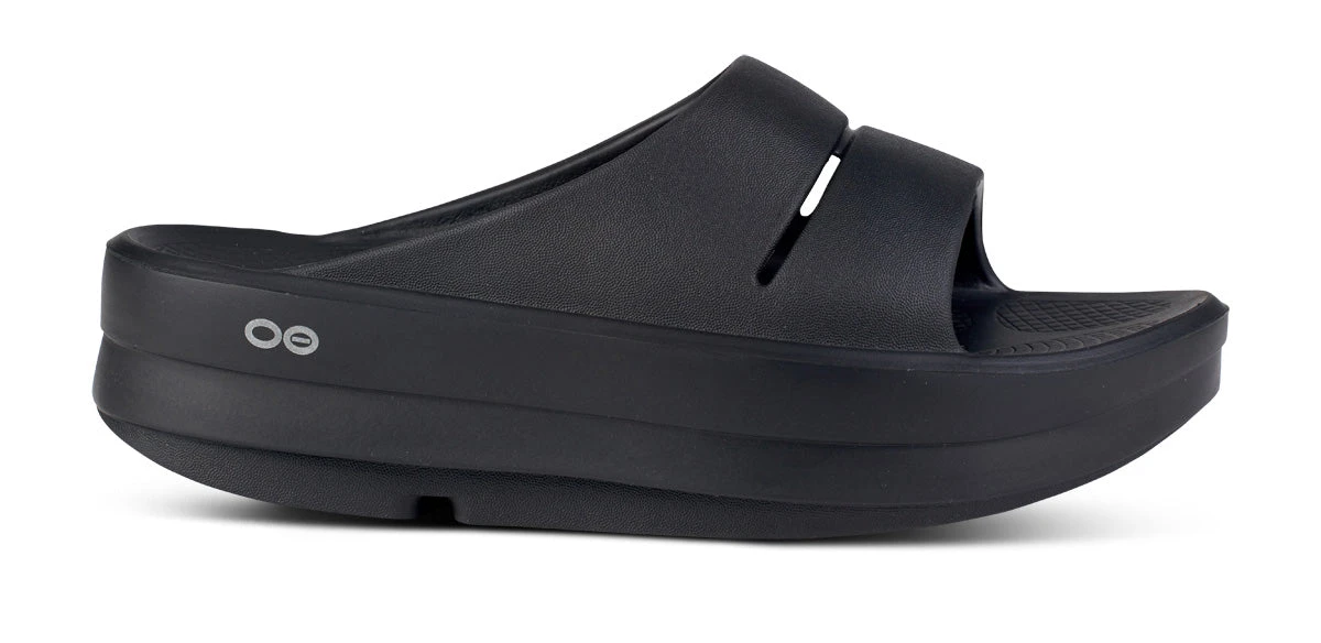 OOfos Women's OOmega OOahh Sandal - Black 4 OOfos Women's OOmega OOahh Sandal - Black - Image 2